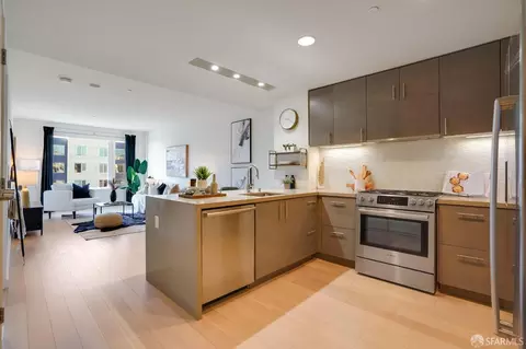 52 Innes Ct #305, San Francisco, CA 94124