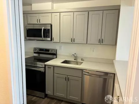 Kitchen - 1 Daniel Burnham Ct #617, San Francisco, CA 94109 photo 1 of 2