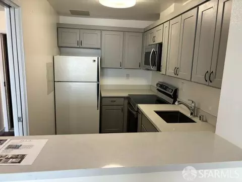Kitchen - 1 Daniel Burnham Ct #617, San Francisco, CA 94109 photo 2 of 2