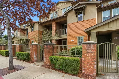 2541 Oak Rd, Walnut Creek, CA 94597