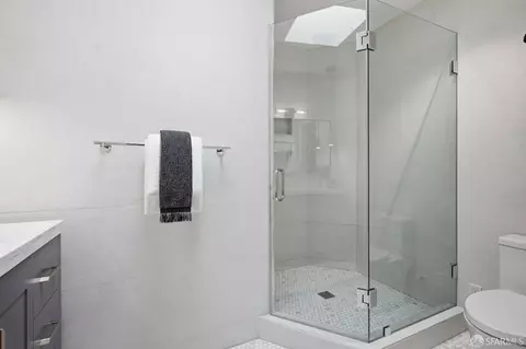 Bath - 1738 17th Ave, San Francisco, CA 94122 photo 3 of 4