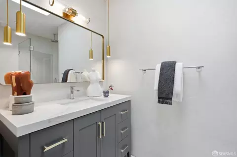 Bath - 1738 17th Ave, San Francisco, CA 94122 photo 2 of 4