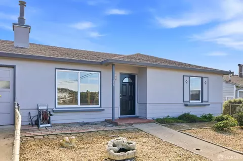 216 Avalon Dr, Pacifica, CA 94044