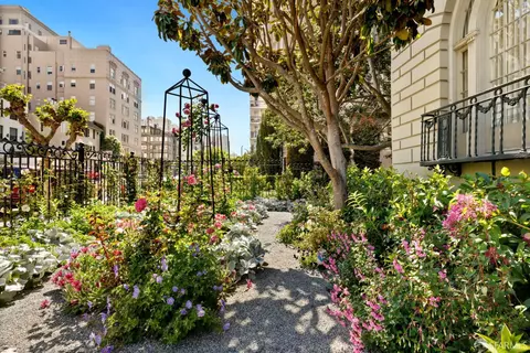 Exterior - 1940 Broadway St #6, San Francisco, CA 94109 photo 2 of 9