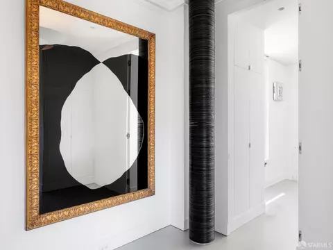 Entry Way - 1940 Broadway St #6, San Francisco, CA 94109 photo 2 of 3