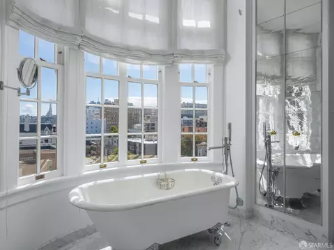 Bath - 1940 Broadway St #6, San Francisco, CA 94109 photo 4 of 6