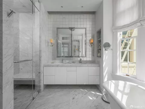 Bath - 1940 Broadway St #6, San Francisco, CA 94109 photo 3 of 6