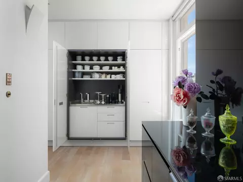 Kitchen - 1940 Broadway St #6, San Francisco, CA 94109 photo 3 of 5