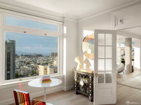Entry Way - 1940 Broadway St #6, San Francisco, CA 94109 photo 3 of 3
