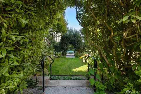 Exterior - 1940 Broadway St #6, San Francisco, CA 94109 photo 4 of 9