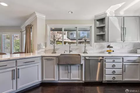 Kitchen - 116 Eagle Trace Dr, Half Moon Bay, CA 94019 photo 4 of 8