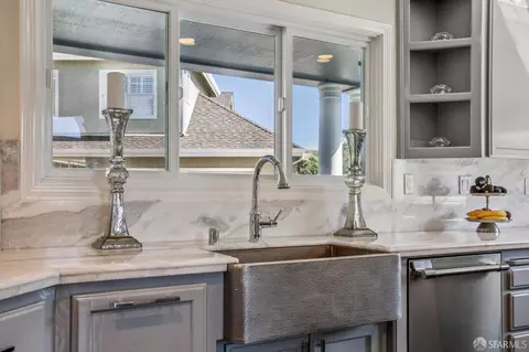Kitchen - 116 Eagle Trace Dr, Half Moon Bay, CA 94019 photo 6 of 8