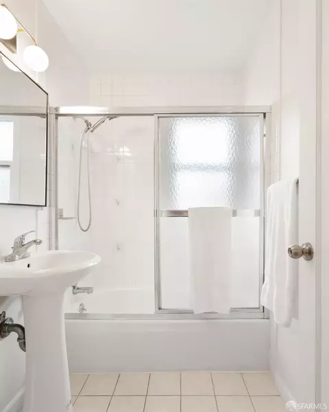 Bath - 1710 2nd St, Alameda, CA 94501 photo 2 of 2