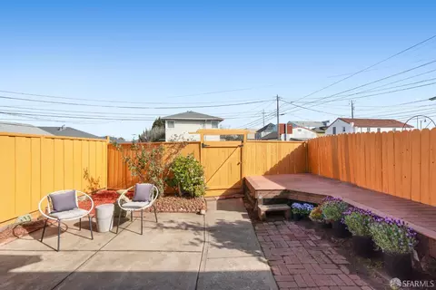 Exterior - 1710 2nd St, Alameda, CA 94501 photo 2 of 3
