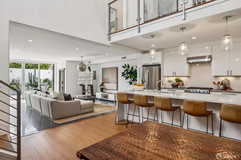 1450 Hawes St, San Francisco, CA 94124