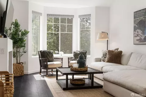 180 Caldecott Ln #314, Oakland, CA 94618