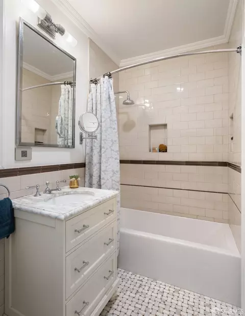 Bath - 1026 Anza St, San Francisco, CA 94118 photo 2 of 2