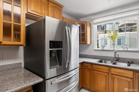 Kitchen - 255 Molimo Dr, San Francisco, CA 94127 photo 4 of 5