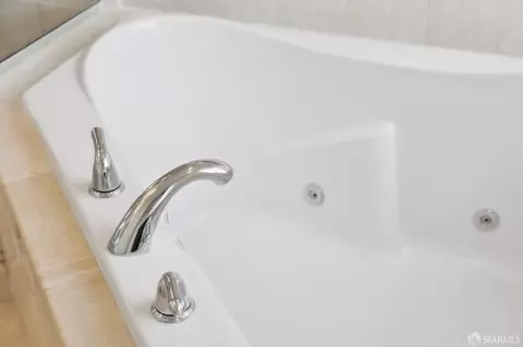 Bath - 2473 Diamond St, San Francisco, CA 94131 photo 4 of 7