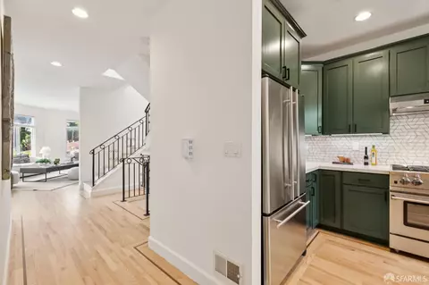 Entry Way - 2473 Diamond St, San Francisco, CA 94131 photo 5 of 10
