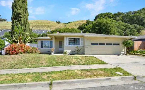 30964 Faircliff St, Hayward, CA 94544