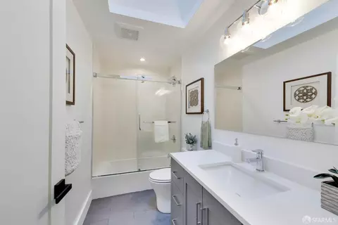 Bath - 57 Cayuga Ave, San Francisco, CA 94112 photo 1 of 2