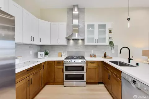 Kitchen - 57 Cayuga Ave, San Francisco, CA 94112 photo 3 of 4