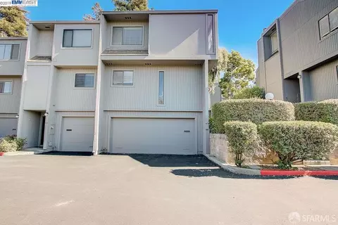 1036 Clubhouse Dr, Hayward, CA 94541