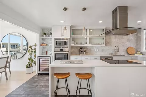 67 Beaumont Ave, San Francisco, CA 94118