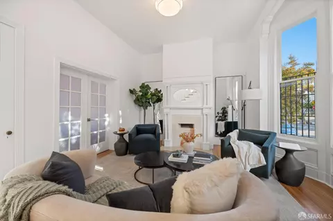 Living - 685 Capp St, San Francisco, CA 94110 photo 2 of 4