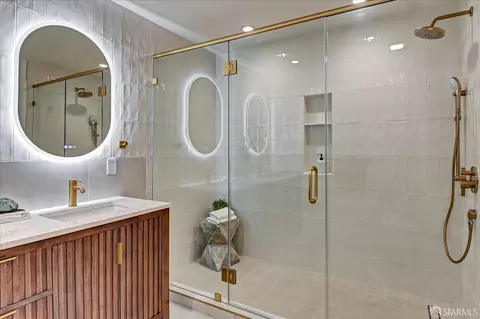 Bath - 1719 33rd Ave, San Francisco, CA 94122 photo 9 of 10