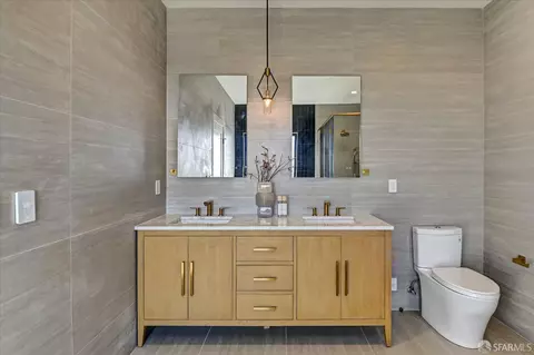 Bath - 1719 33rd Ave, San Francisco, CA 94122 photo 4 of 10