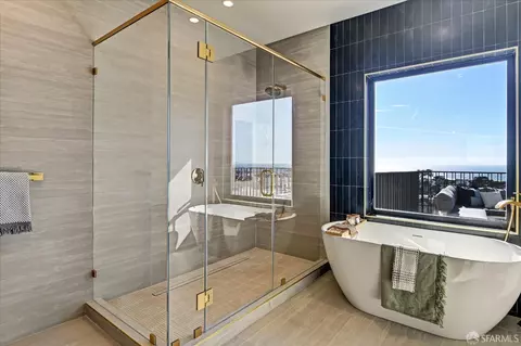 Bath - 1719 33rd Ave, San Francisco, CA 94122 photo 5 of 10