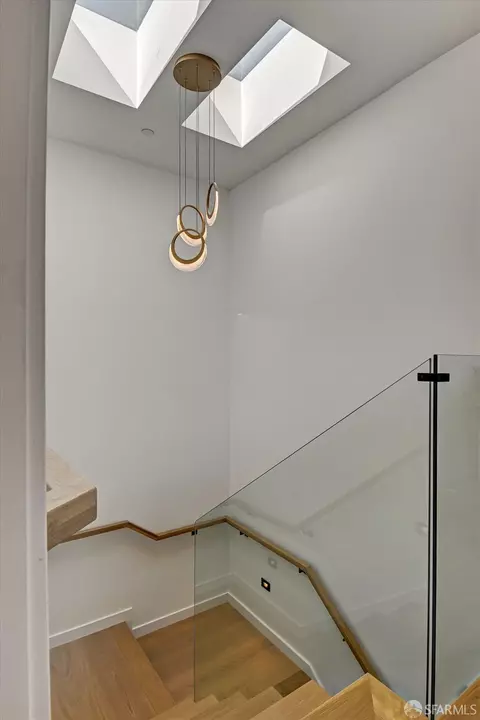 Entry Way - 1719 33rd Ave, San Francisco, CA 94122 photo 2 of 4