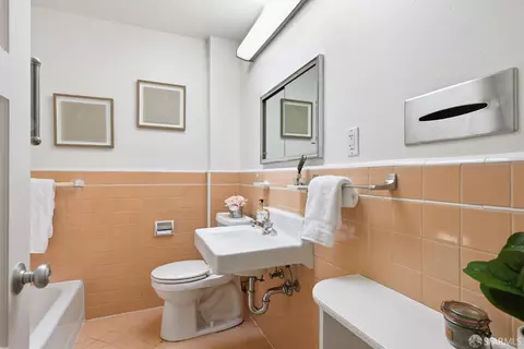 Bath - 3626 Ulloa St, San Francisco, CA 94116 photo 1 of 4