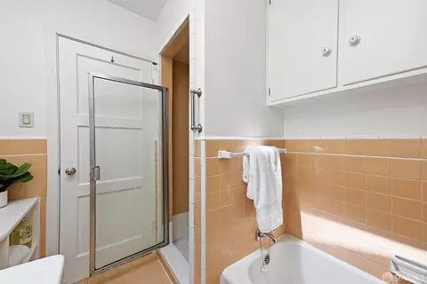 Bath - 3626 Ulloa St, San Francisco, CA 94116 photo 2 of 4