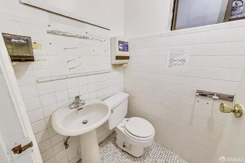 Bath - 2811 Telegraph Ave, Berkeley, CA 94705 photo 2 of 6