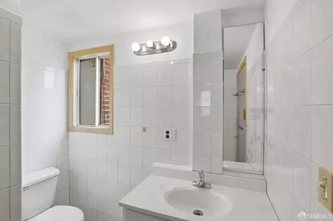 Bath - 2811 Telegraph Ave, Berkeley, CA 94705 photo 4 of 6