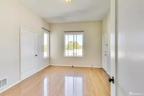 Bedroom - 2811 Telegraph Ave, Berkeley, CA 94705 photo 6 of 14