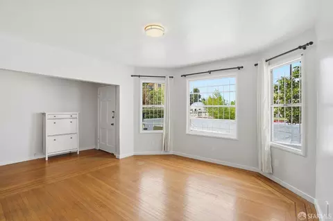 Living - 2811 Telegraph Ave, Berkeley, CA 94705 photo 2 of 6