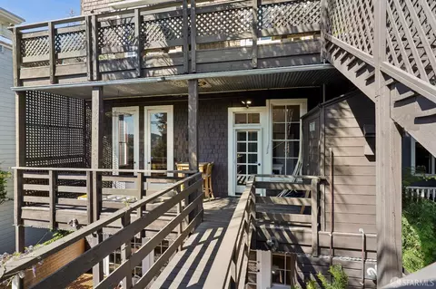 Exterior - 2111 Bush St, San Francisco, CA 94115 photo 8 of 11