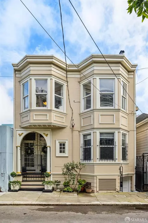 245 Laussat St, San Francisco, CA 94117