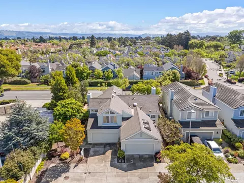 2 Orr Ct, Alameda, CA 94502