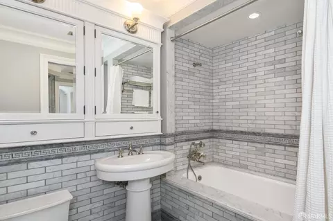 Bath - 2830 Buchanan St, San Francisco, CA 94123 photo 4 of 10