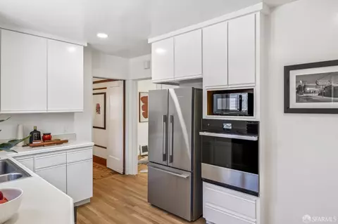 Kitchen - 2273 Cayuga Ave, San Francisco, CA 94112 photo 2 of 5