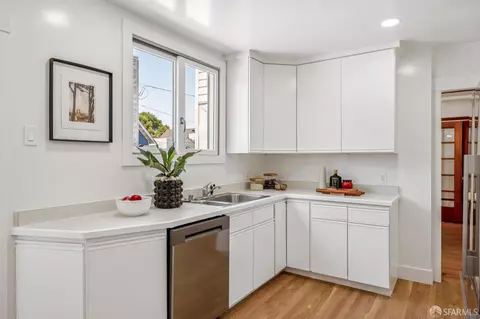 Kitchen - 2273 Cayuga Ave, San Francisco, CA 94112 photo 5 of 5