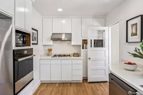 Kitchen - 2273 Cayuga Ave, San Francisco, CA 94112 photo 3 of 5
