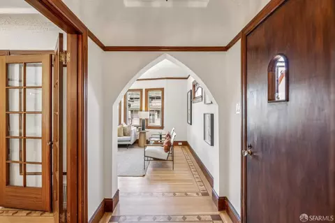 Entry Way - 2273 Cayuga Ave, San Francisco, CA 94112 photo 1 of 14