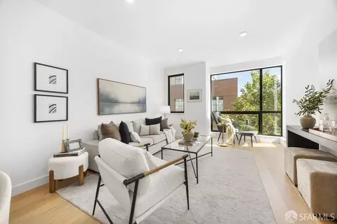 3620 Cesar Chavez St #303, San Francisco, CA 94110