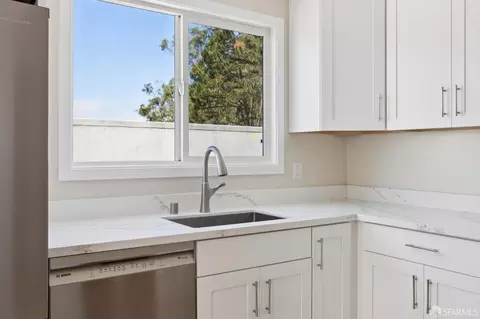 Kitchen - 640 Panorama Dr, San Francisco, CA 94131 photo 3 of 3